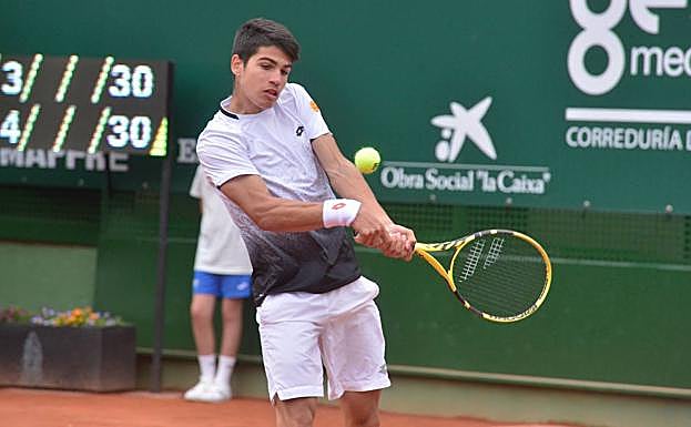 Galería. Carlos Alcaraz, durante el partido que ha disputado este martes por la tarde contra Gleb Sakharov.
