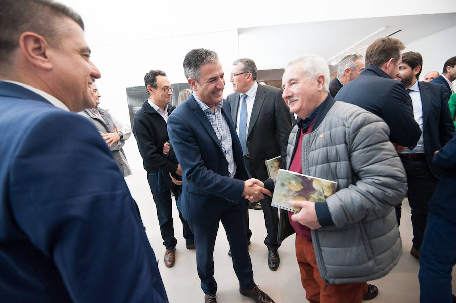 La Región de Murcia contará con la primera organización nacional de productores de fruta con la unión de Apoexpa y Fecoam, según se informó en el cónclave, celebrado en el Museo Pedro Cano de Blanca