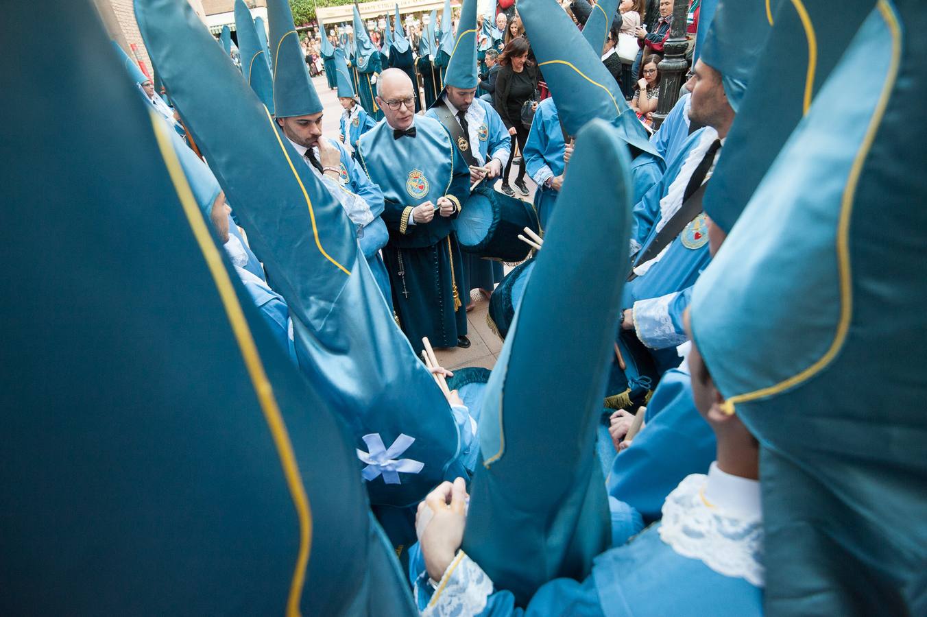 El paso de La Flagelación celebró su 25 aniversario en un desfile que cuajó de espectadores las calles más nazarenas