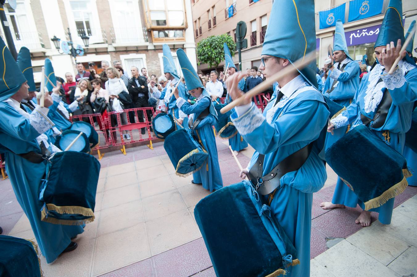 El paso de La Flagelación celebró su 25 aniversario en un desfile que cuajó de espectadores las calles más nazarenas