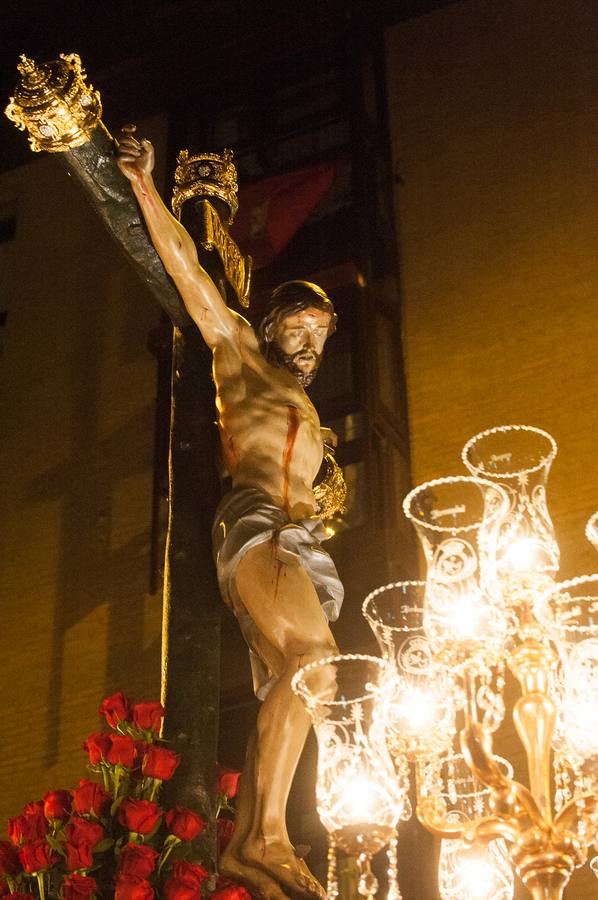 El paso de La Flagelación celebró su 25 aniversario en un desfile que cuajó de espectadores las calles más nazarenas