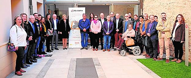 Los representantes de la principales entidades sociales, ayer, en la presentación de la campaña. 