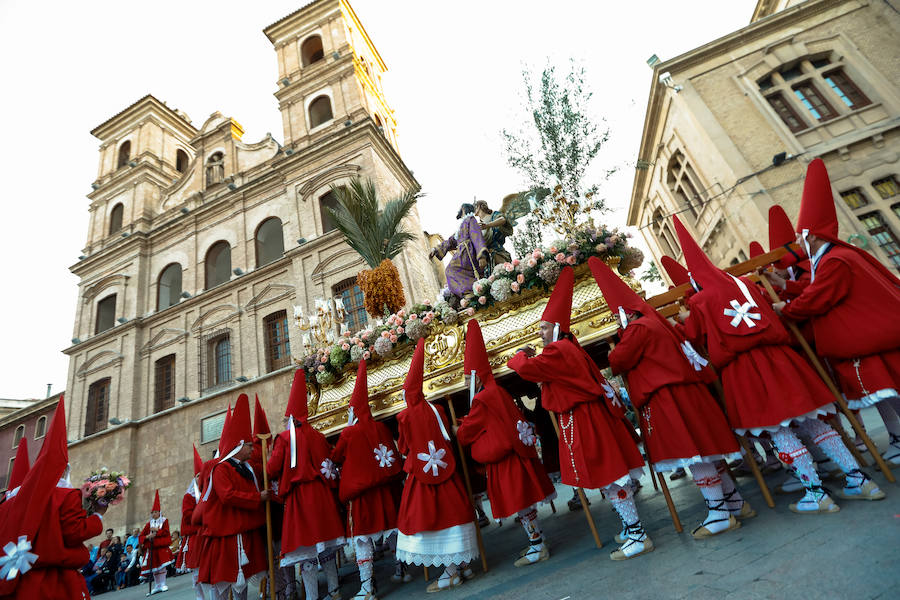 El cortejo devuelve a las calles más nazarenas de Murcia la devoción por el rigor y las tradiciones huertanas