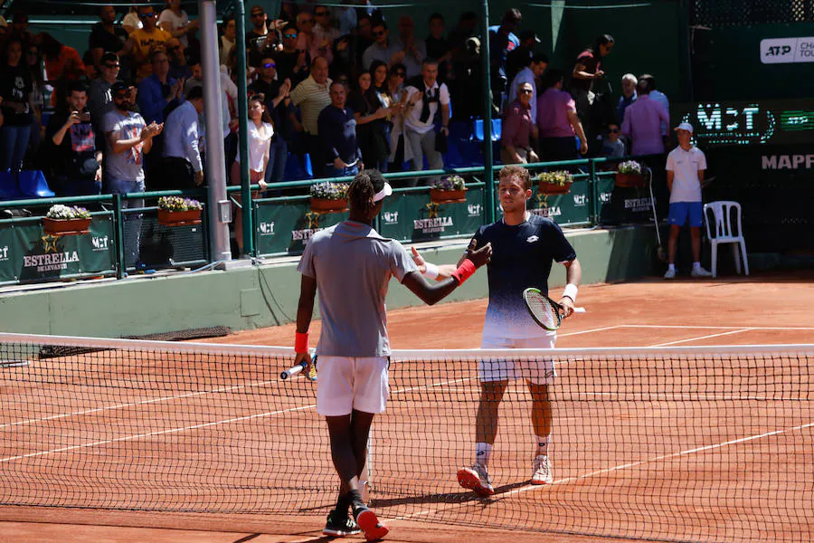 El tenista tinerfeño se sobrepuso a la derrota en el primer set (2-6) superando con contundencia a su rival en los dos siguientes parciales (6-0 y 6-2)