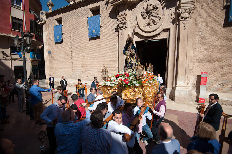 Este domingo se realizó la bendición de Las Palmas en multitud de iglesias murcianas y en la capital se trasladó el Gran Poder al convento de las Capuchinas