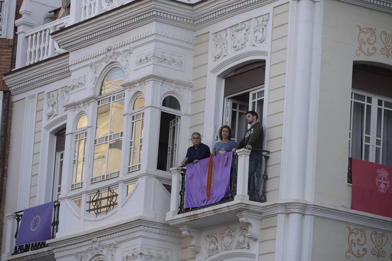 El candidato de Ciudadanos a la presidencia del Gobierno protagoniza un acto en la plaza de Europa, acompañado de Miguel Garaulet, Isabel Franco y Edmundo Bal