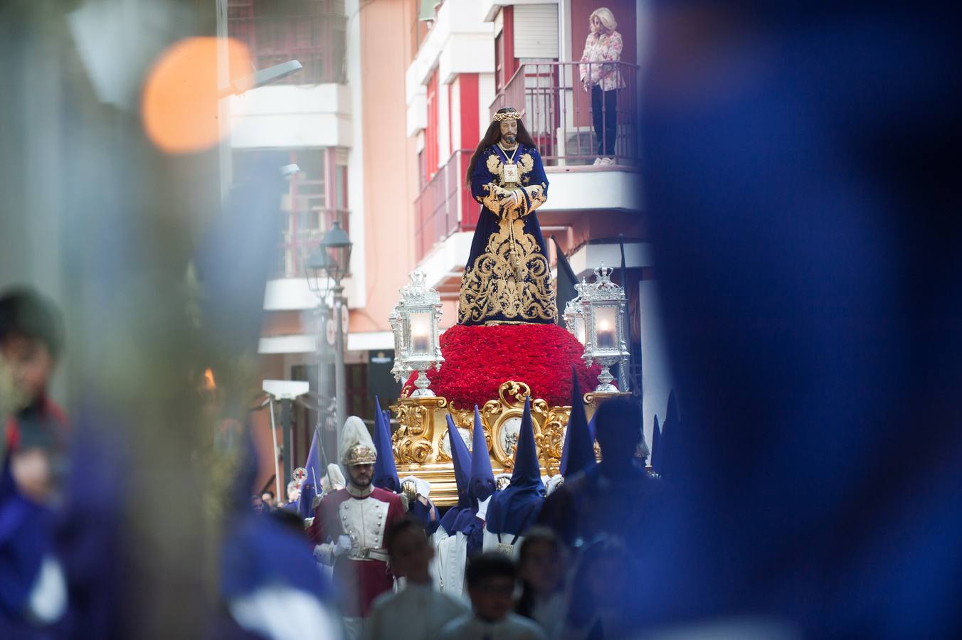 El Cristo de la Salud y el Señor del Rescate inundan de fervor el itinerario más nazareno.