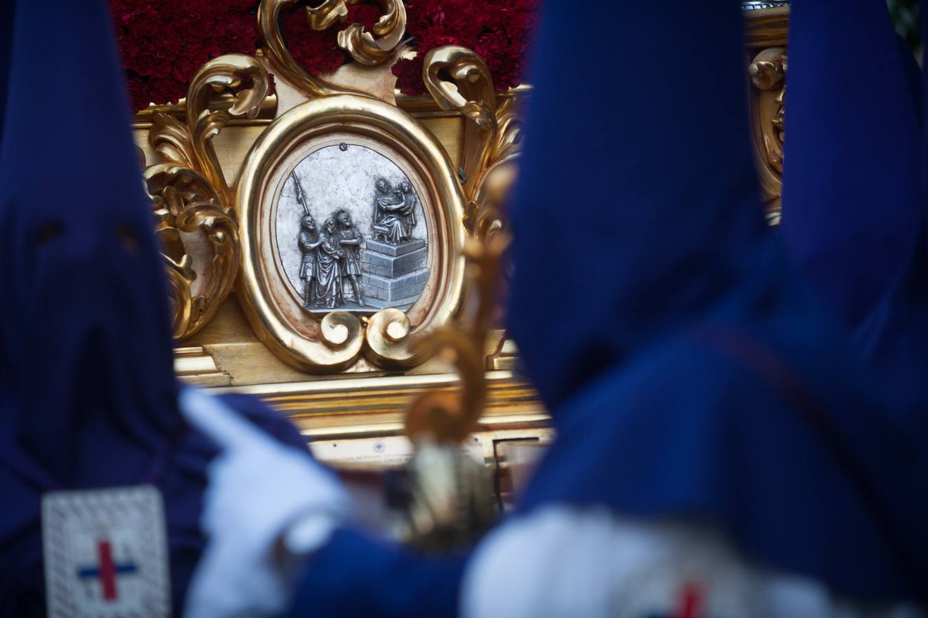 El Cristo de la Salud y el Señor del Rescate inundan de fervor el itinerario más nazareno.