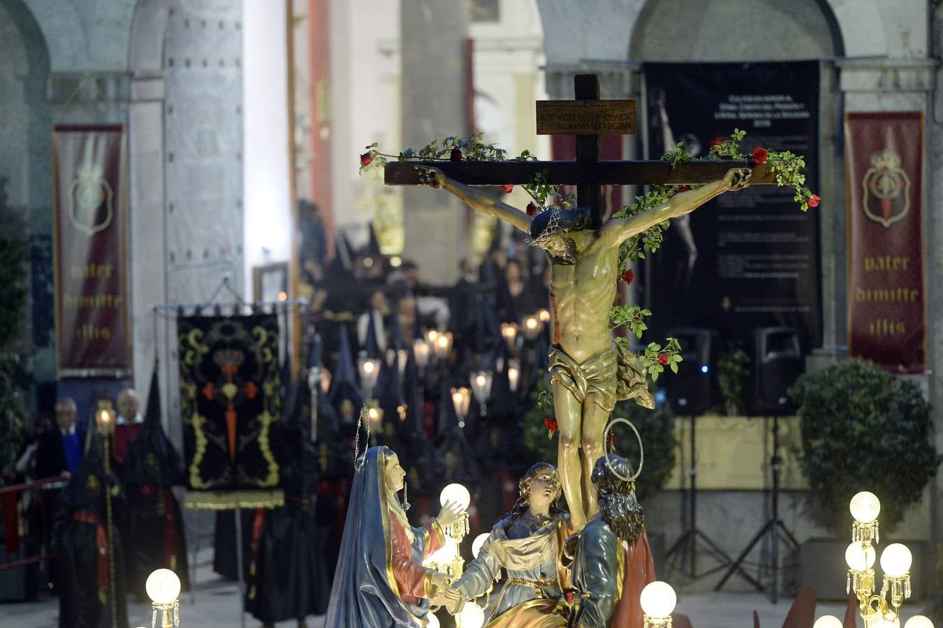 La cofradía más castiza llena desde San Antolín de fervor y devoción la ciudad