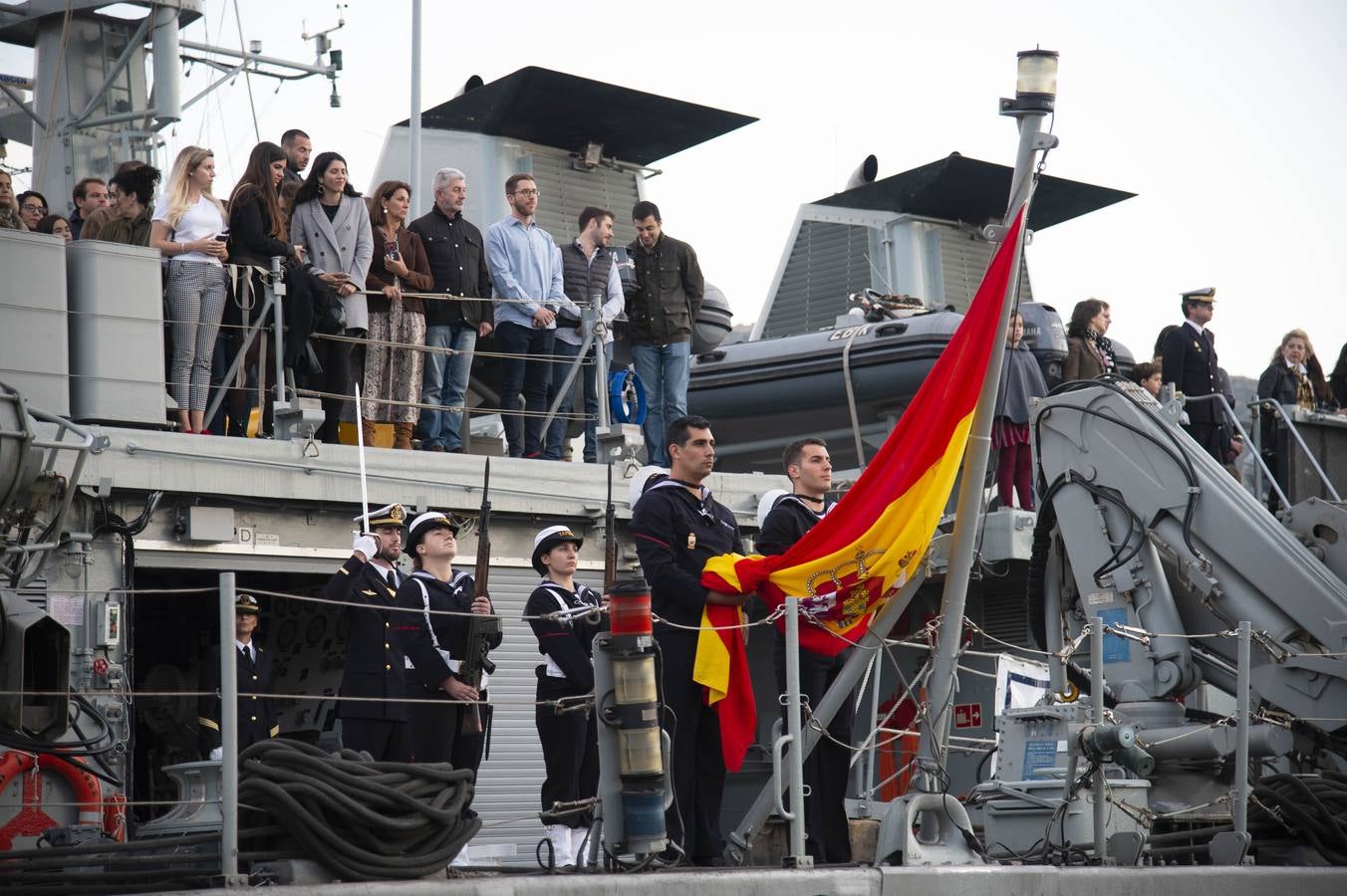 Los traslados de Juan, Pedro y Santiago entusiasman en el ocaso del Martes Santo