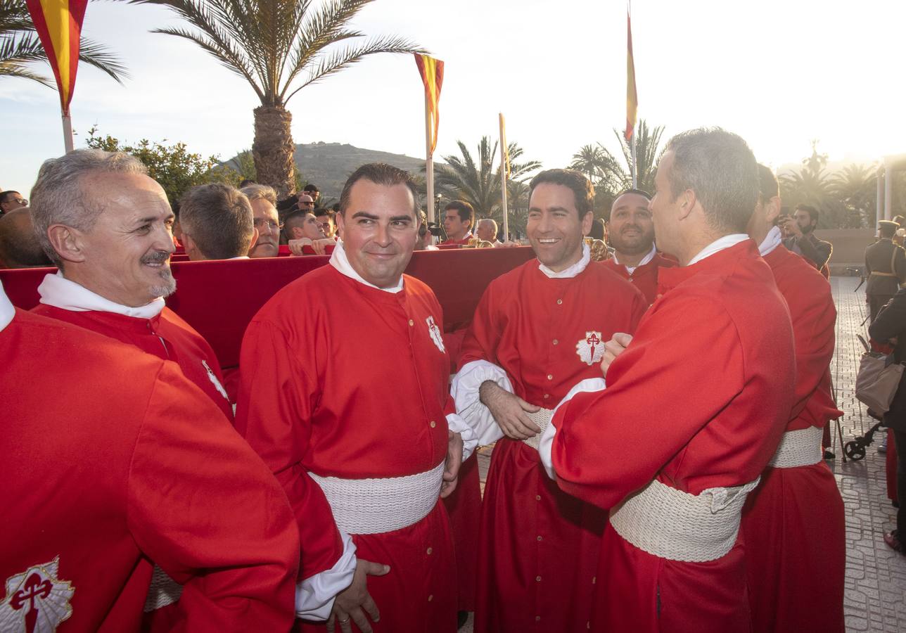 Los traslados de Juan, Pedro y Santiago entusiasman en el ocaso del Martes Santo