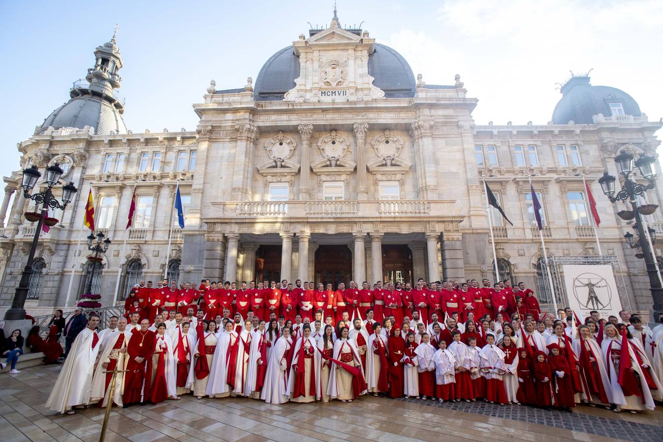 Los traslados de Juan, Pedro y Santiago entusiasman en el ocaso del Martes Santo