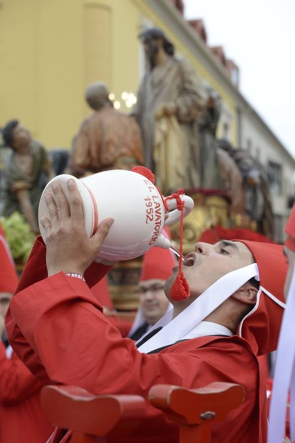 Miles de penitentes, estantes y mayordomos se sumaron a otros tantos murcianos que un año más colmaron la carrera