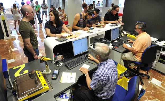 Ventanilla de envío del voto por correo.