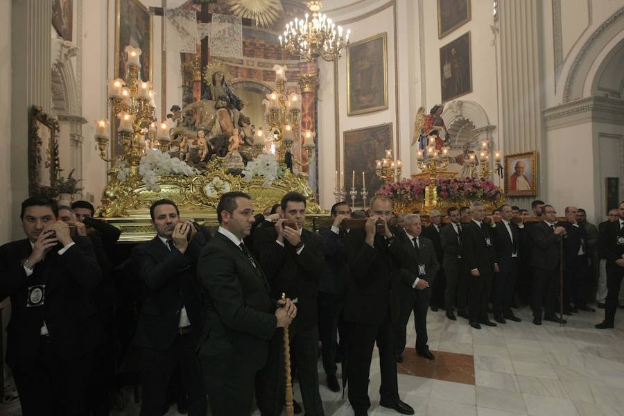 En su lugar, los cofrades celebraron el Via Crucis de forma privada en el interior de la iglesia de San Bartolomé