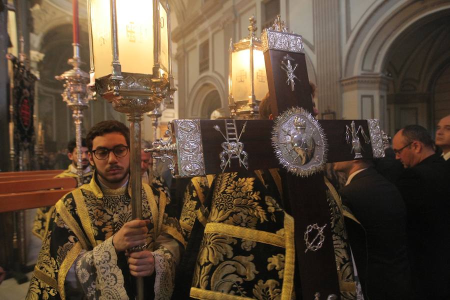 En su lugar, los cofrades celebraron el Via Crucis de forma privada en el interior de la iglesia de San Bartolomé