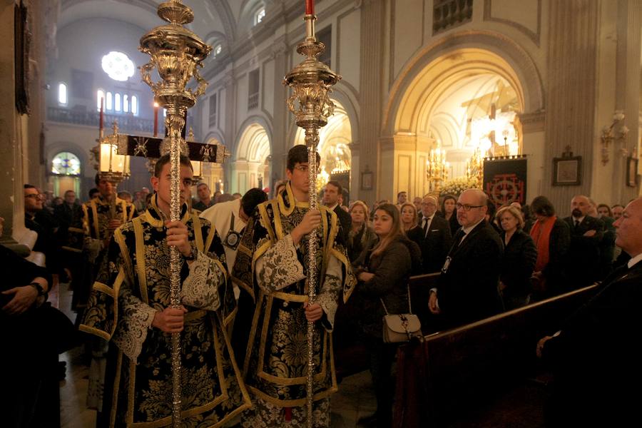 En su lugar, los cofrades celebraron el Via Crucis de forma privada en el interior de la iglesia de San Bartolomé