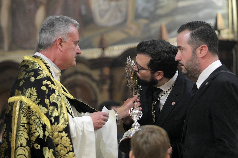 En su lugar, los cofrades celebraron el Via Crucis de forma privada en el interior de la iglesia de San Bartolomé