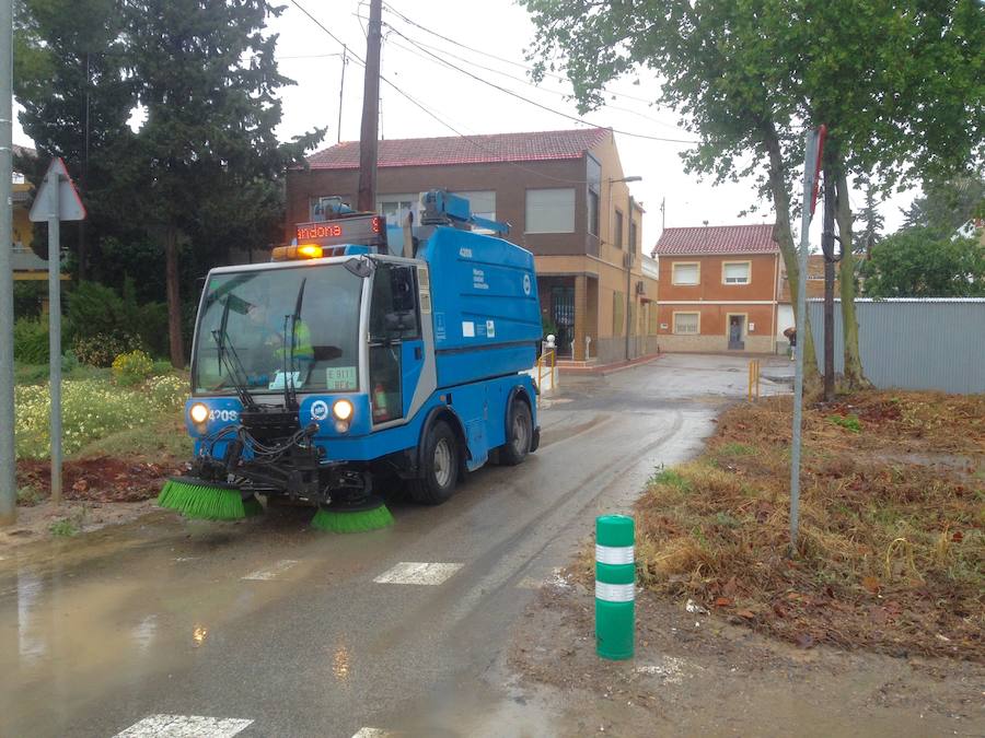La Aemet mantiene la alerta naranja mientras que los pluviómetros registran precipitaciones de hasta 108 litros por metro cuadrado en las últimas 24 horas