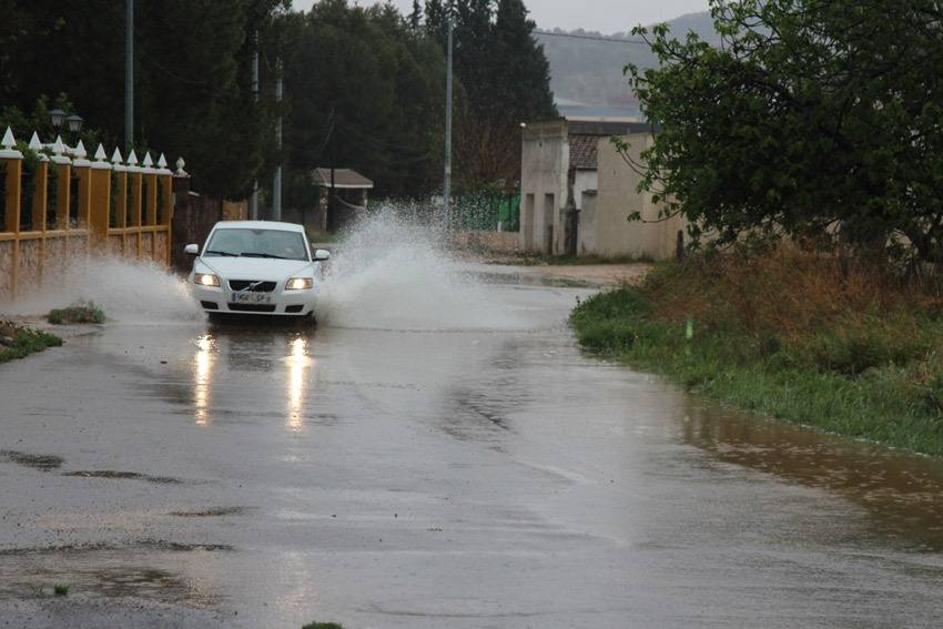 La gota fría también ha causado numerosos incidentes en Yecla