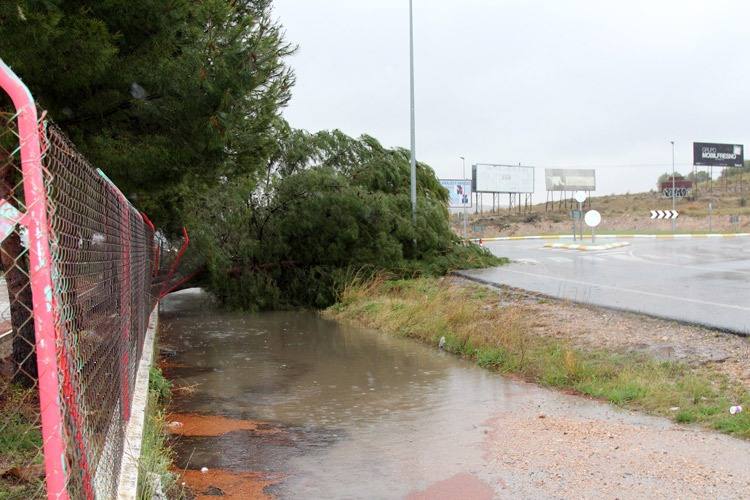 La gota fría también ha causado numerosos incidentes en Yecla