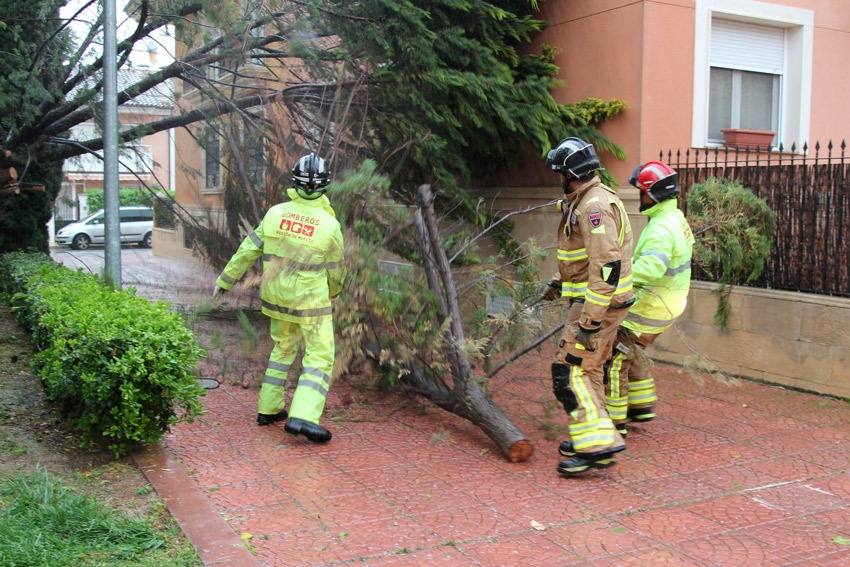 La gota fría también ha causado numerosos incidentes en Yecla
