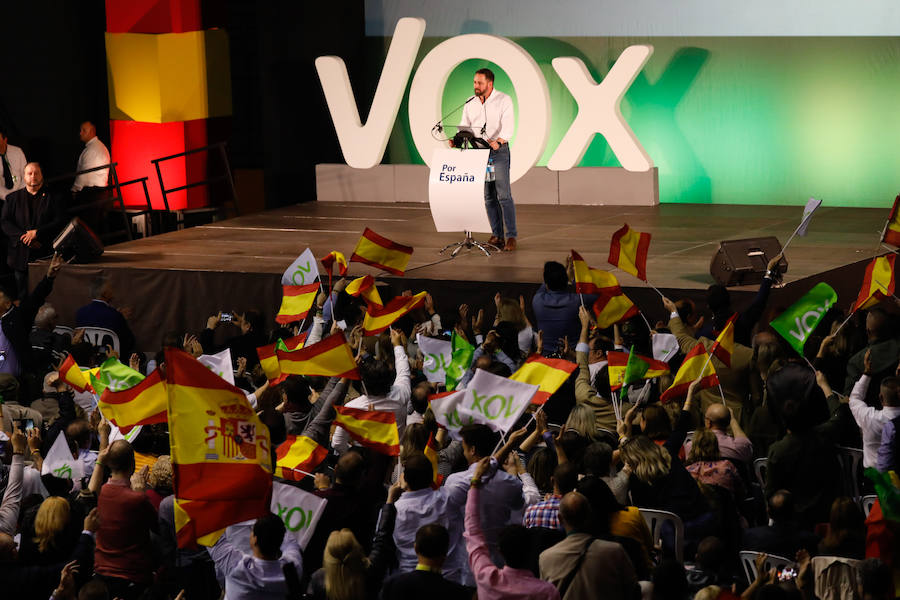 El presidente del partido vaticinó este domingo en Murcia que el día después de las elecciones generales «van a cerrar» muchas empresas de encuestas