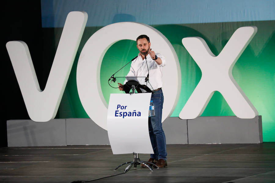 El presidente del partido vaticinó este domingo en Murcia que el día después de las elecciones generales «van a cerrar» muchas empresas de encuestas