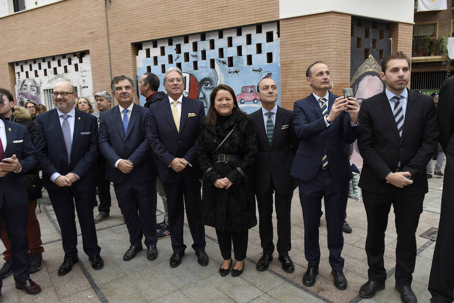 La procesión que pone fin a la Semana Santa murciana ha podido vencer a la previsión de lluvias, aunque ha tenido que retirarse antes de lo previsto