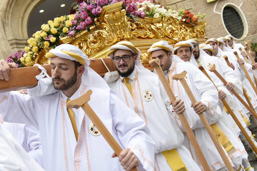 La procesión que pone fin a la Semana Santa murciana ha podido vencer a la previsión de lluvias, aunque ha tenido que retirarse antes de lo previsto