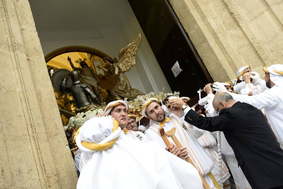 La procesión que pone fin a la Semana Santa murciana ha podido vencer a la previsión de lluvias, aunque ha tenido que retirarse antes de lo previsto