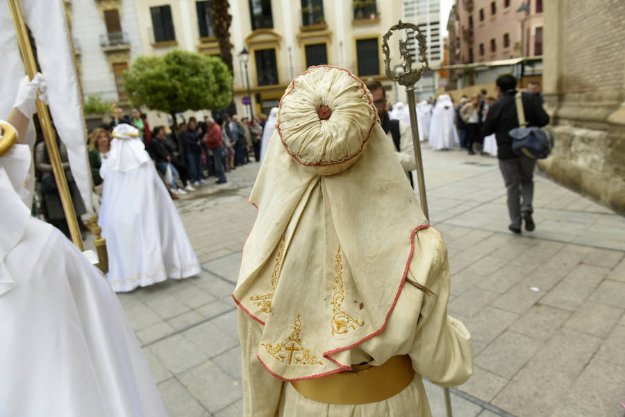 La procesión que pone fin a la Semana Santa murciana ha podido vencer a la previsión de lluvias, aunque ha tenido que retirarse antes de lo previsto