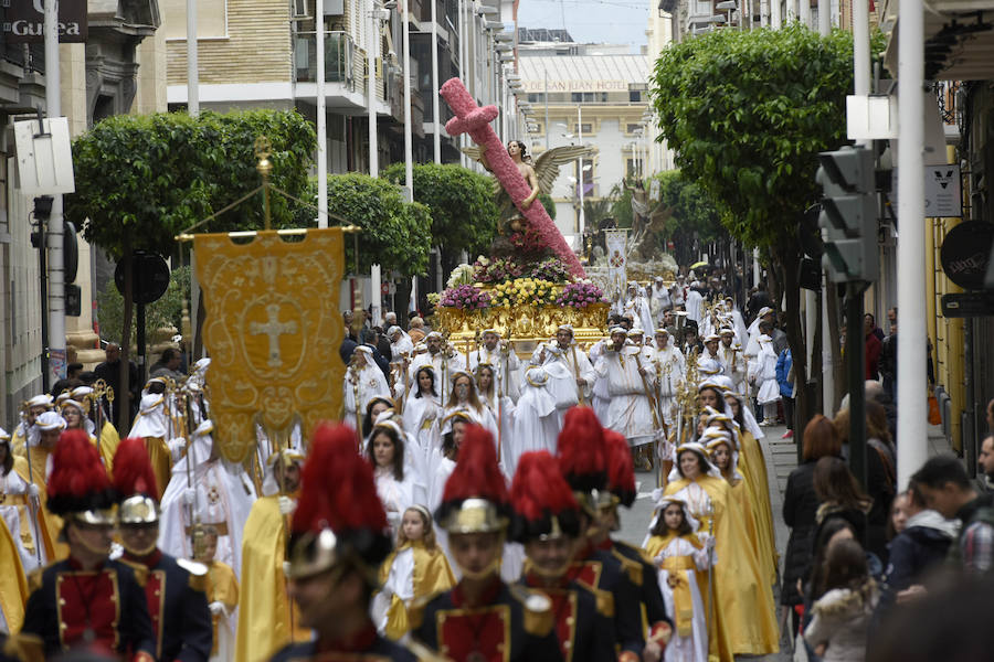 La procesión que pone fin a la Semana Santa murciana ha podido vencer a la previsión de lluvias, aunque ha tenido que retirarse antes de lo previsto