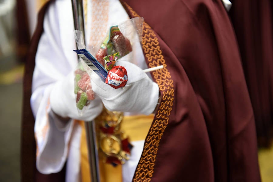 La procesión que pone fin a la Semana Santa murciana ha podido vencer a la previsión de lluvias, aunque ha tenido que retirarse antes de lo previsto