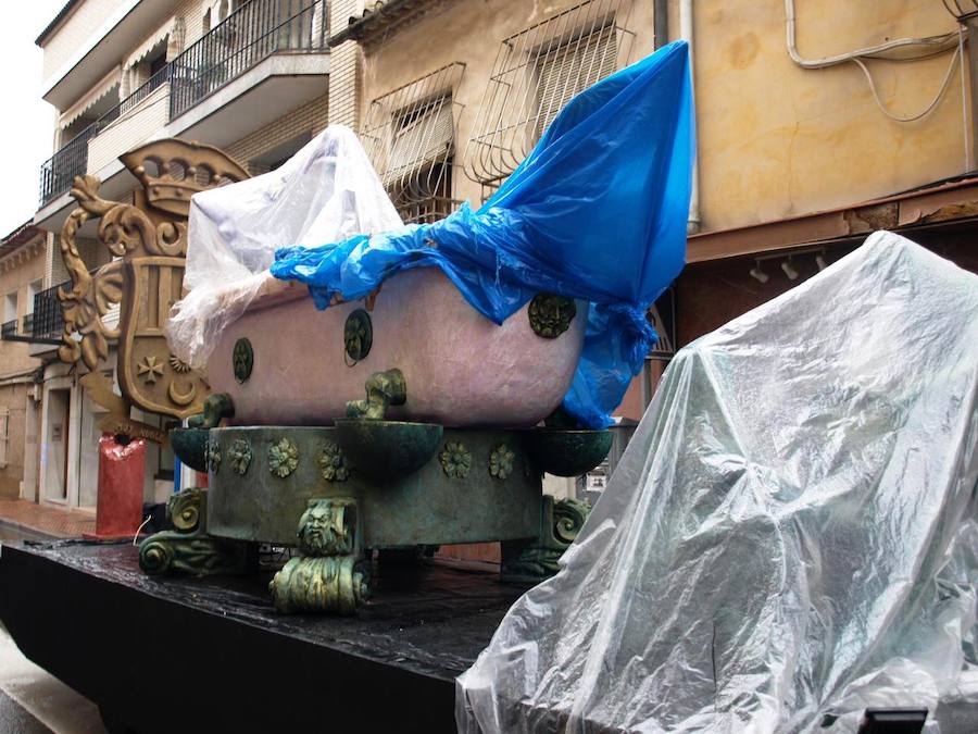 Los actos celebrados por los sardineros quedaron deslucidos a causa de las lluvias