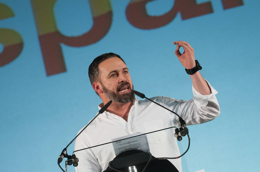 El presidente del partido vaticinó este domingo en Murcia que el día después de las elecciones generales «van a cerrar» muchas empresas de encuestas