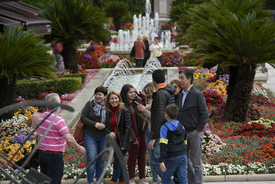 En la construcción de estos adornos se emplearon un millón de flores, 300.000 plantas de diversas variedades y 750 kilos de hortalizas