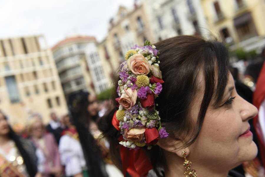 Los huertanos abarrotan la plaza belluga en su tradicional cita matinal con la Patrona de Murcia, que recorrió posteriormente en procesión las principales calles del centro urbano