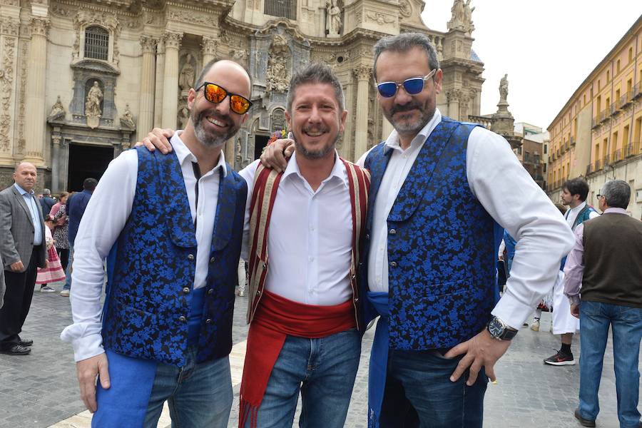 La lluvia no impidió que miles de huertanos tomaran las calles de Murcia en el día grande de las FIestas de Primavera