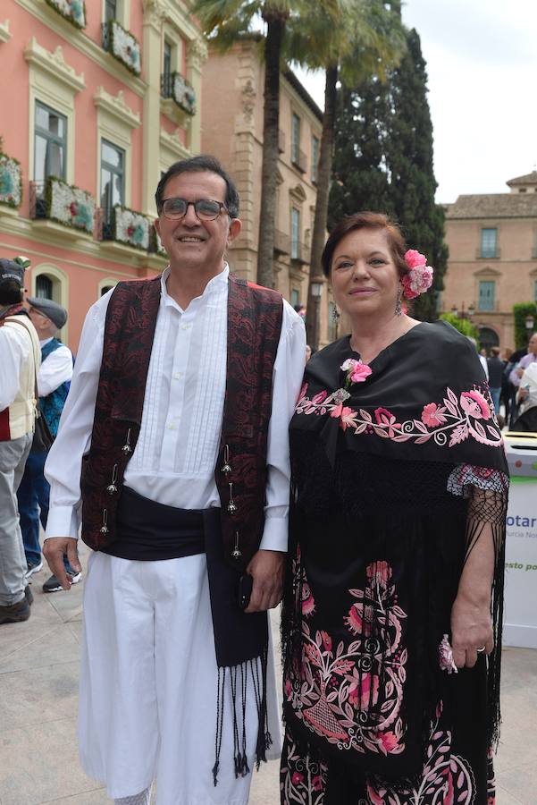 La lluvia no impidió que miles de huertanos tomaran las calles de Murcia en el día grande de las FIestas de Primavera