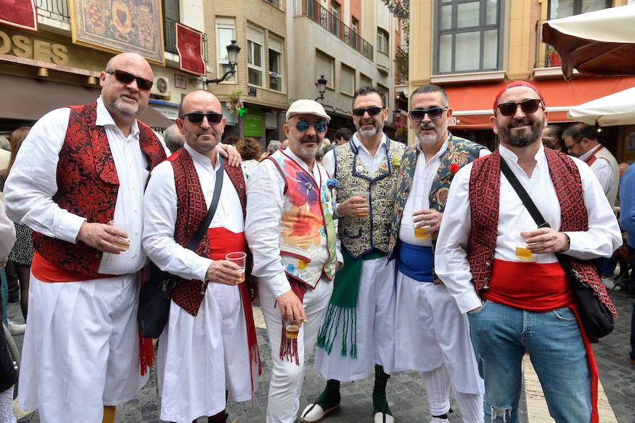 La lluvia no impidió que miles de huertanos tomaran las calles de Murcia en el día grande de las FIestas de Primavera