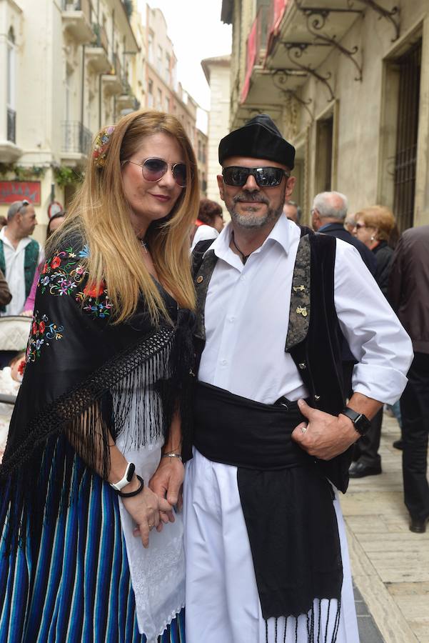 La lluvia no impidió que miles de huertanos tomaran las calles de Murcia en el día grande de las FIestas de Primavera