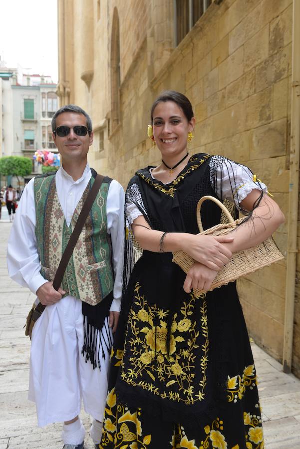 La lluvia no impidió que miles de huertanos tomaran las calles de Murcia en el día grande de las FIestas de Primavera