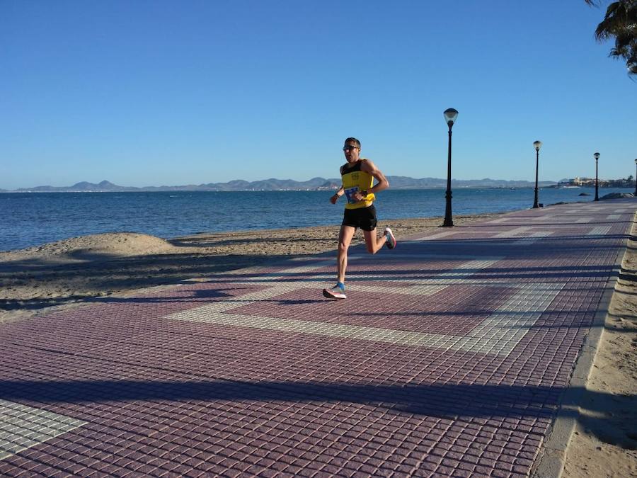 El ganador masculino gana la prueba con un tiempo de 31:29 minutos, por los 39:21 de la vencedora femenina