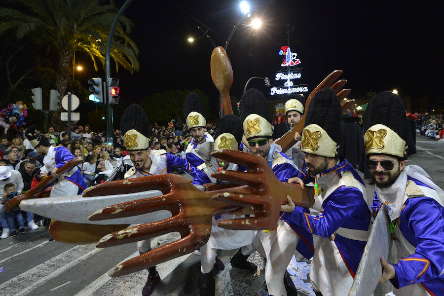 Más de 4.000 personas desfilaron en un cortejo mágico con el reparto de dos millones de juguetes