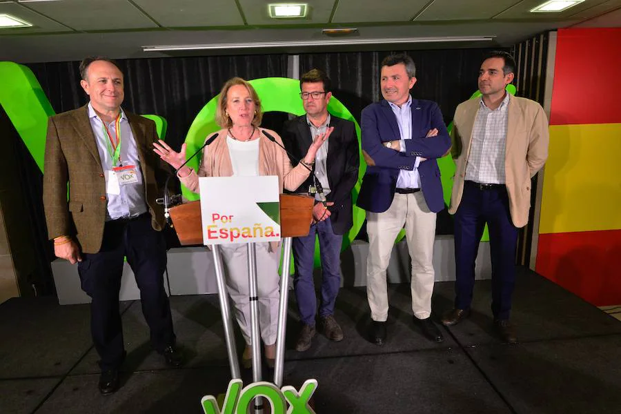 Fotos: Así se recibieron los resultados electorales en la sede de Vox