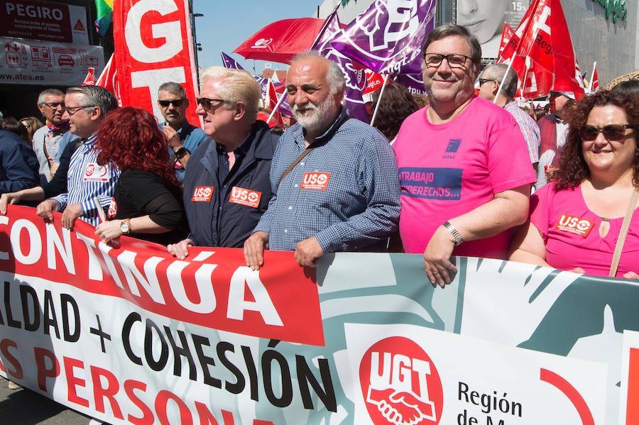 Las marchas del Primero de Mayo en Murcia y Cartagena piden al nuevo Gobierno que piense «primero en las personas» a la hora de elaborar sus políticas, al tiempo que exigen una aplicación efectiva del salario mínimo interprofesional