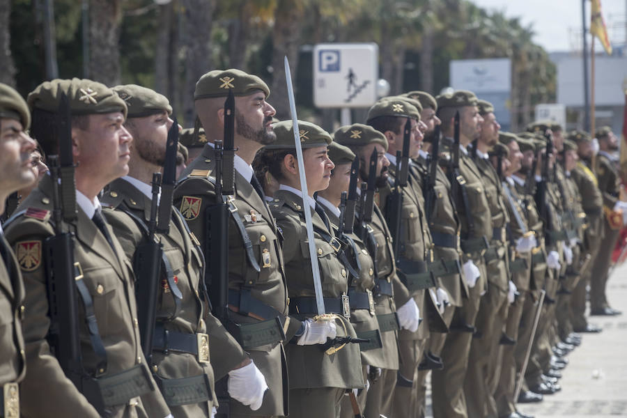 El acto, que comenzó a las 12 horas, rindió honores a la bandera de España y al general jefe del Mando de Artillería Antiaérea del Ejercito de Tierra, Íñigo Pareja Rodríguez