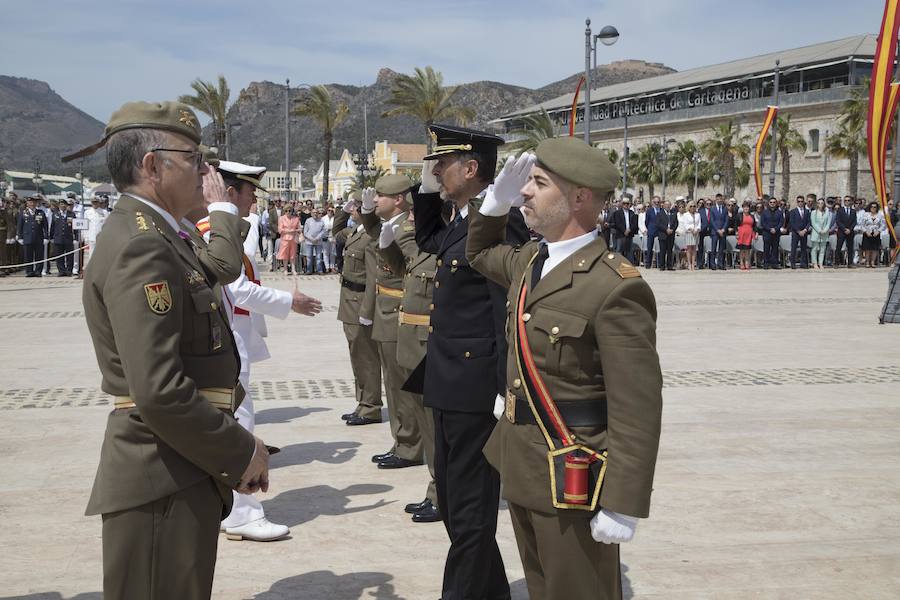 El acto, que comenzó a las 12 horas, rindió honores a la bandera de España y al general jefe del Mando de Artillería Antiaérea del Ejercito de Tierra, Íñigo Pareja Rodríguez