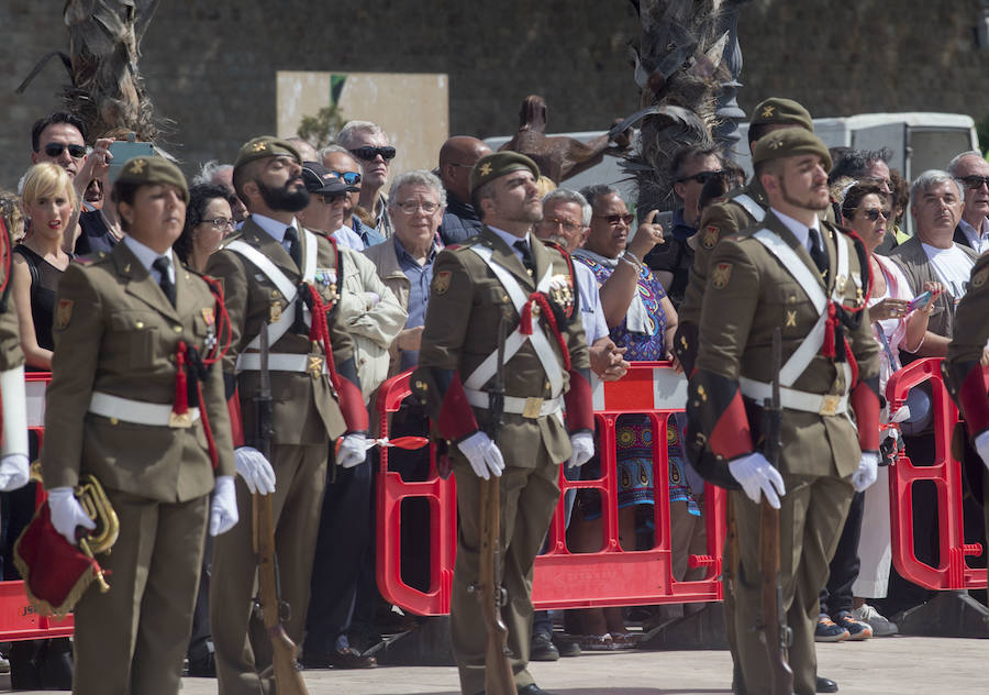 El acto, que comenzó a las 12 horas, rindió honores a la bandera de España y al general jefe del Mando de Artillería Antiaérea del Ejercito de Tierra, Íñigo Pareja Rodríguez